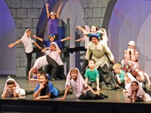 Gulliver Travels to the Mission City