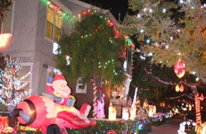 Winning Holiday Home Decorations Light Up Community