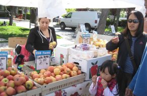 Santa Clara Farmers&#x27 Market a Favorite Shopping Destination