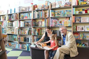 Books Inc. Opens in Santa Clara Square