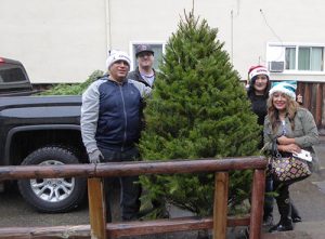 Bay Area Pay It Forward Volunteers Go on Holiday Giving Spree