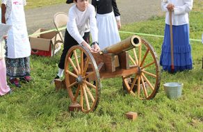 Laurelwood Elementary School’s Colonial Day Immerses Fifth-Graders in History