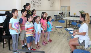 Colorful Universe Offers Musical Training for Young People
