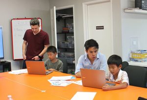 MaKaboom Opens Doors to Robotics and Coding Education