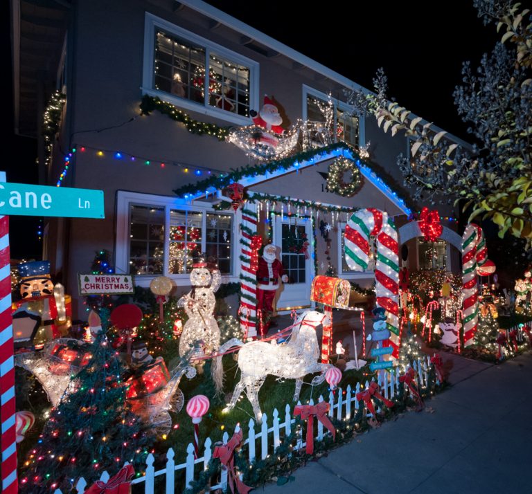Holiday Home Decorating Contest Lights Up the Mission City