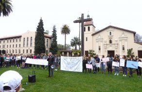 SCU Students Rally to Remember Lives Lost to Gun Violence at Florida School Shooting