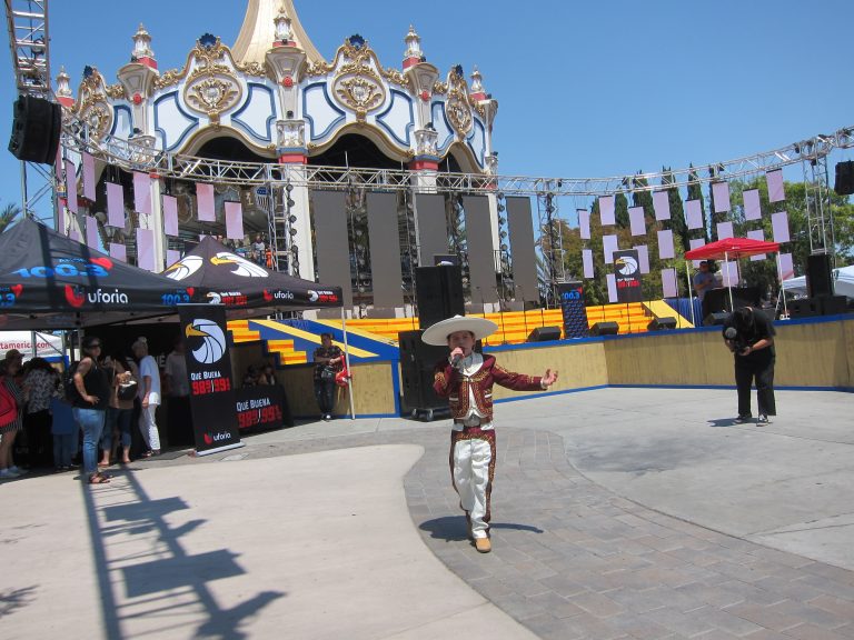 La Raza’s Fiesta Hispana Thrills Great America Visitors
