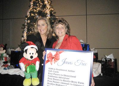Lisa Gillmor & Debi Davis Mission City Community Fund Dinner