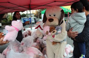 Community Members Ride on Fire Engines at Sunnyvale’s Rides for Toys