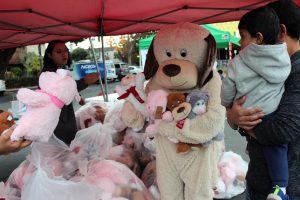 Community Members Ride on Fire Engines at Sunnyvale’s Rides for Toys