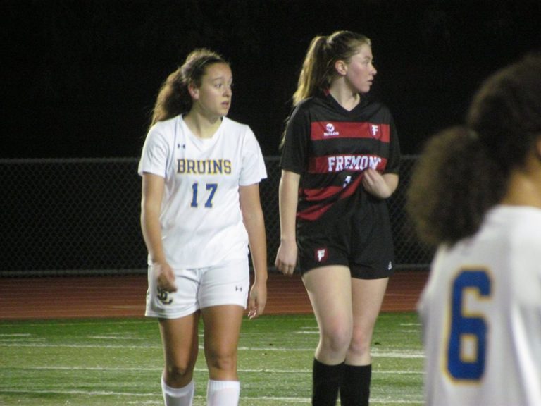 Bruins Salvage Tie with Late Equalizer