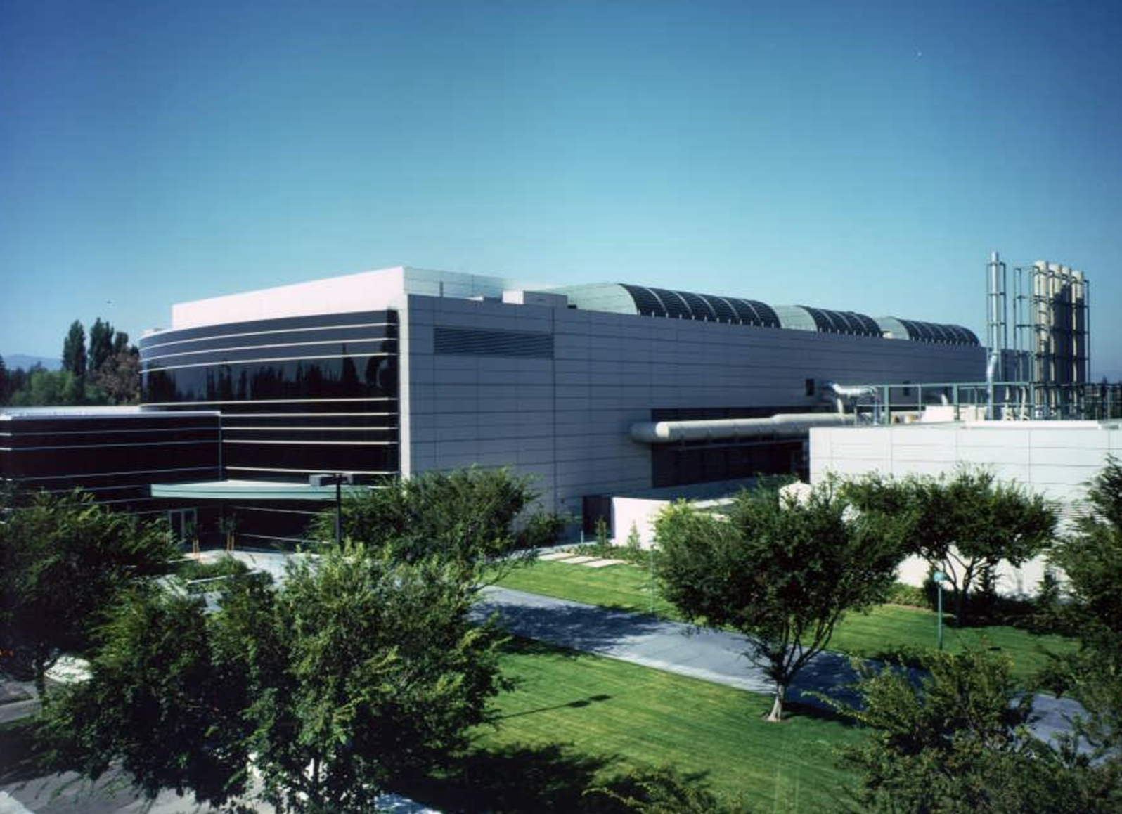 In Sunnyvale, Apple now rents office space from Applied Materials. Applied Materials purchased 3 properties in Sunnyvale, called Arques Technology Center.