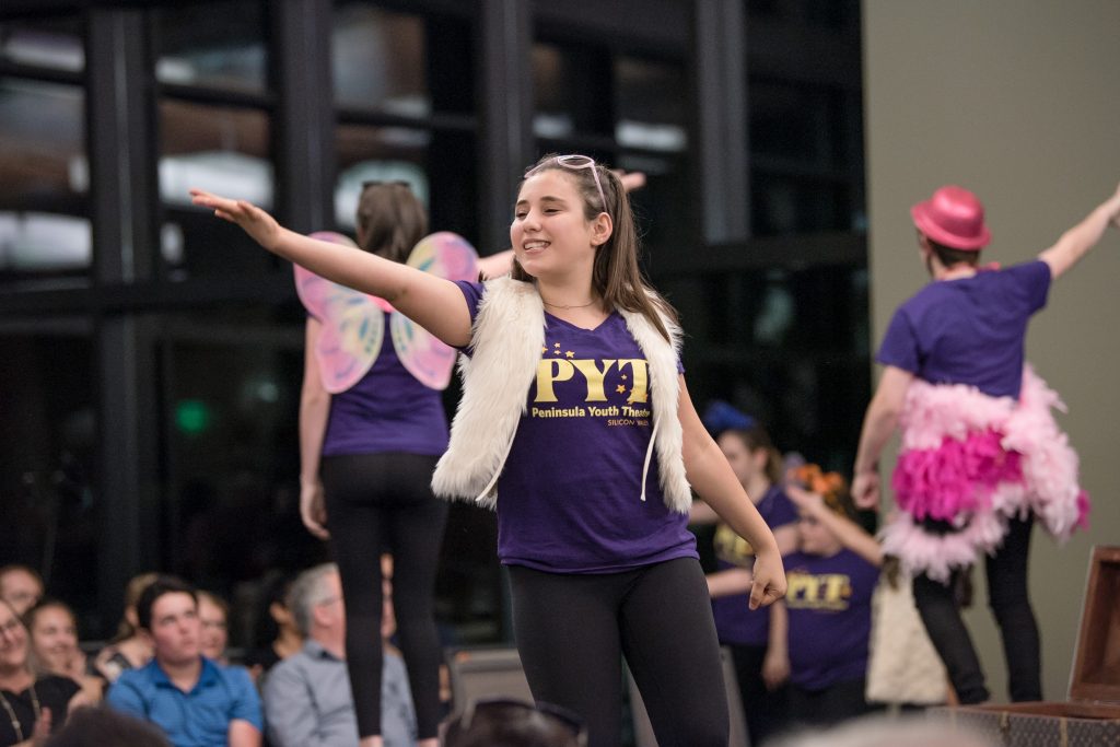 Peninsula Youth Theatre presented Au Cabaret at their fundraiser gala.