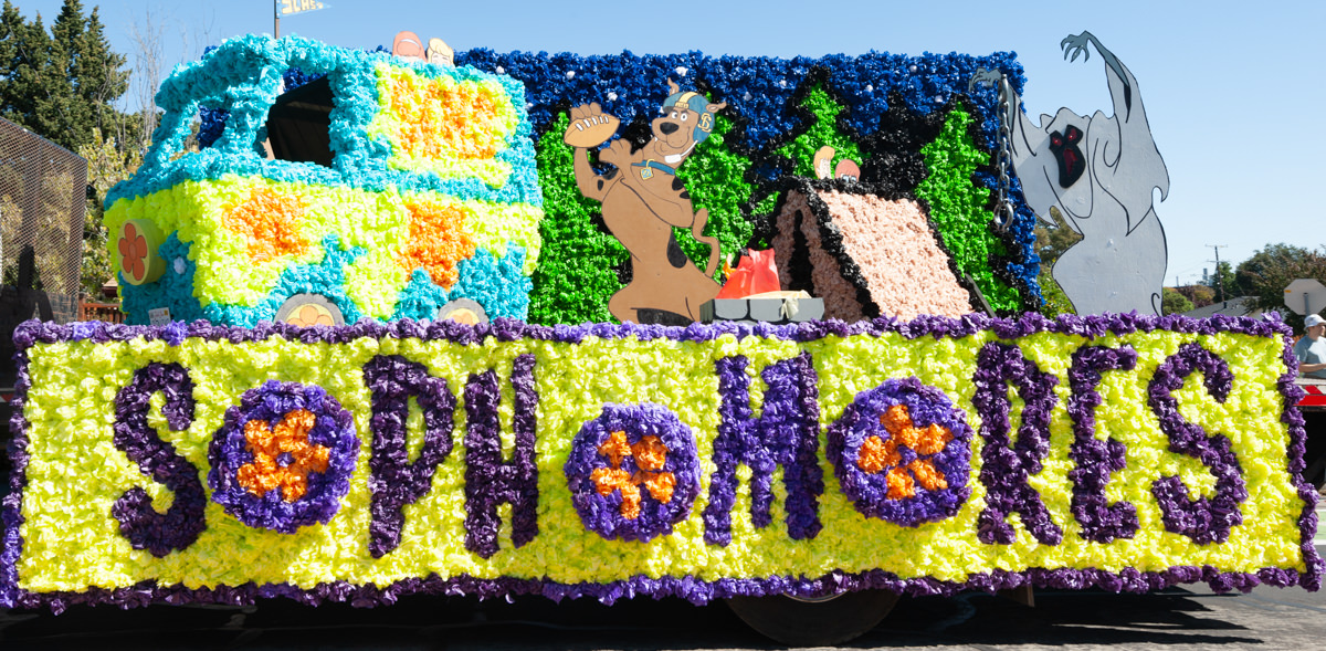 Santa Clara High School held its annual Homecoming Parade on Friday, October 4. The event the Bruins Music Department and the homecoming court