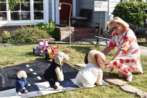 Grandma Stuck in Santa Clara Stops Neighbors in Their Tracks with Lawn Displays