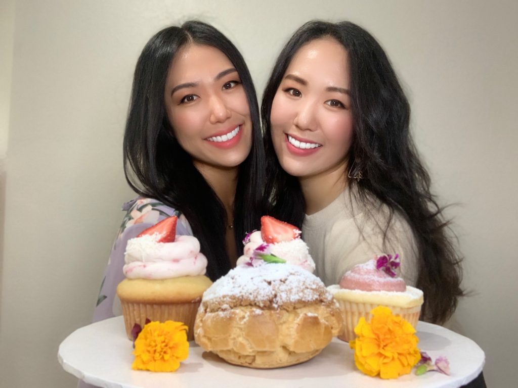 Mindy and Megan Park are the twin sisters behind the MCourse online bakery. They now work full time to make tasty desserts.