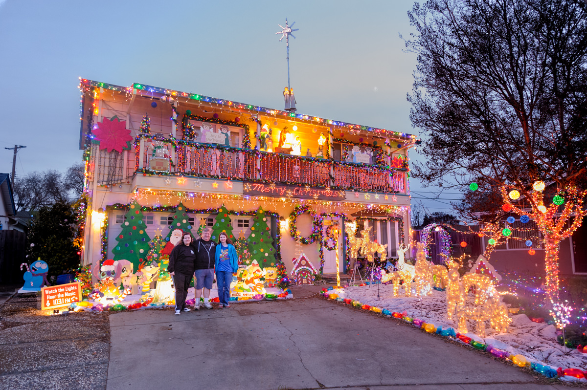 Santa Clara celebrates the winners of the 2020 Holiday Home Decorating Contest. The Chavez family shares how they created their winning home.