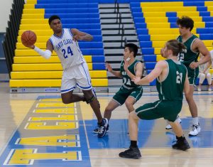 Bruins Basketball Wins Thriller In CCS Playoff Opener