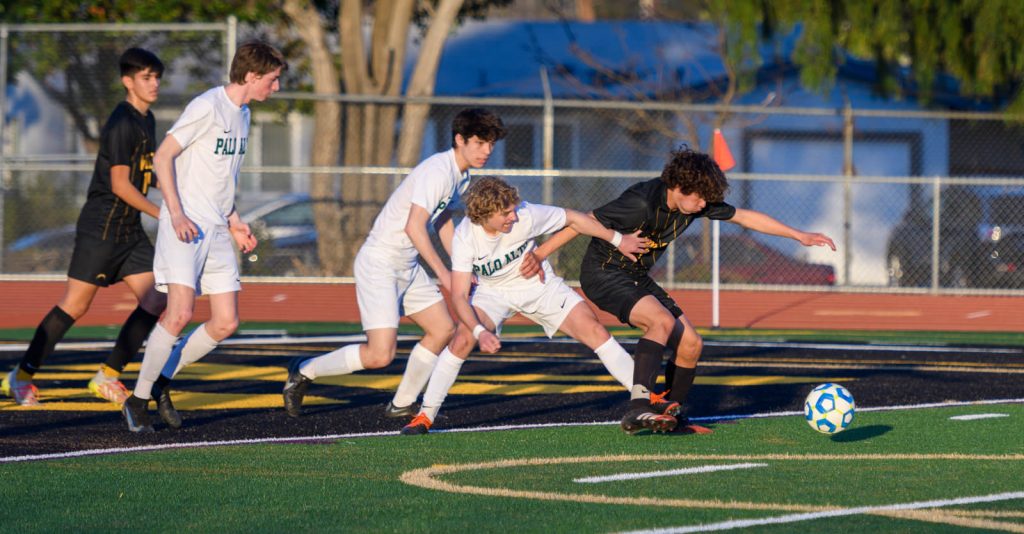 Wilcox soccer claimed its first ever El Camino League title and then went on to defeat Palo Alto 2-0 in the first round of the CCS Playoffs.