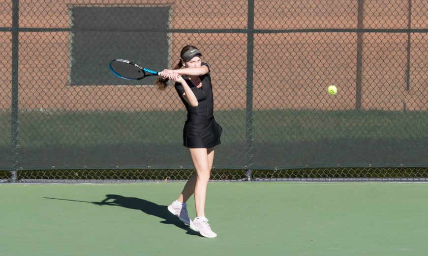 Fremont tennis star and high school senior Kami Osher's shoulder injury forced her to withdraw from the CCS playoffs despite her strong showing.