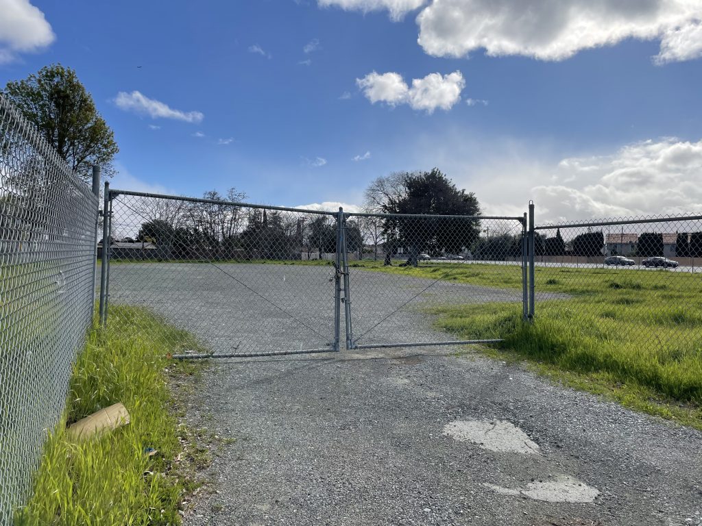 Santa Clara County outlines plans for temporary homeless housing at the corner of Benton Street and Lawrence Expressway and neighbors are not happy.