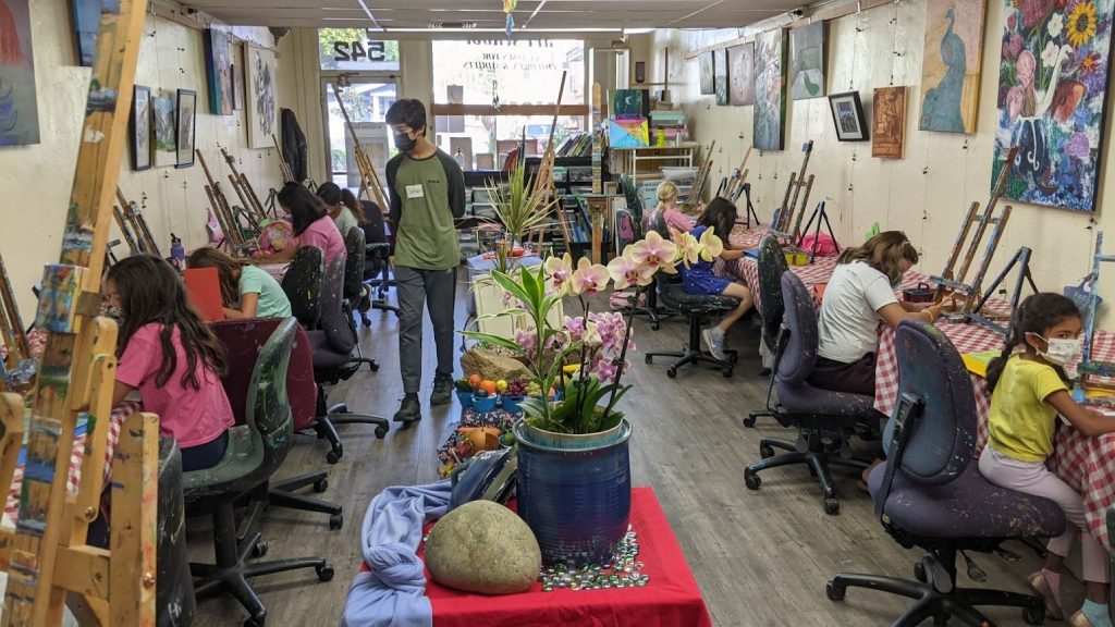 Deepti Nanawati created ArtCircle Studio to help foster her creative interests, teach others art and nourish her soul along the way.
