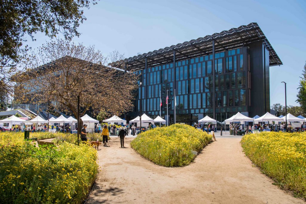 The Sunnyvale City Council approved plans for interior and exterior art at the Lakewood branch library that will highlight what makes Sunnyvale unique.