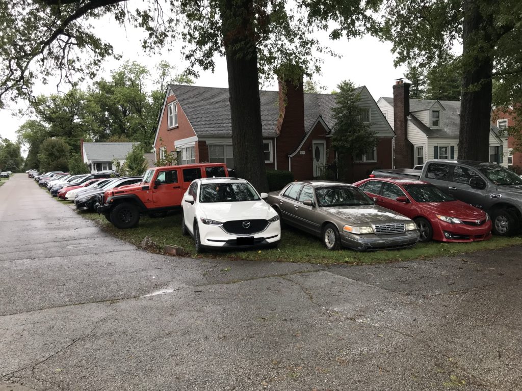 Startup aims to disrupt the Super Bowl parking industry by helping Santa Clara residents offer up their driveways to big game attendees.