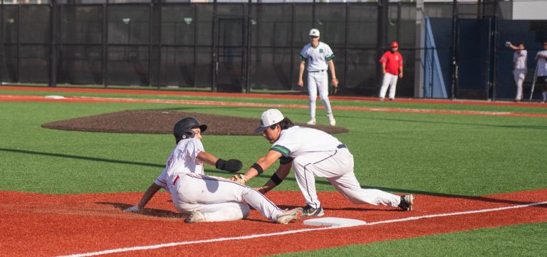 Condors Win With Wild, Frantic Finish on Senior Night